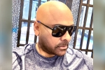 Chiranjeevi movie news, Acharya, chiranjeevi surprises tollywood in a new look, Kcr