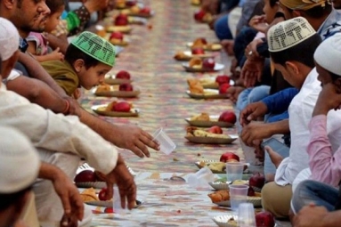Ayodhya&rsquo;s Sita Ram Temple Hosts Iftar Feast