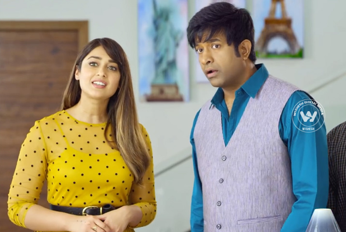 /media/k2/galleries/68623/Amar-Akbar-Anthony-05