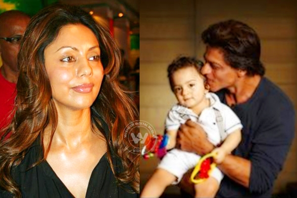 SRK'S Son AbRam in happy new Year},{SRK'S Son AbRam in happy new Year